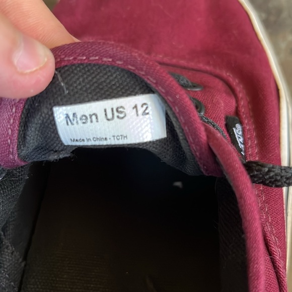Maroon and black vans mens size 12, lightly worn, no holes, skater shoe grunge - Picture 6 of 6